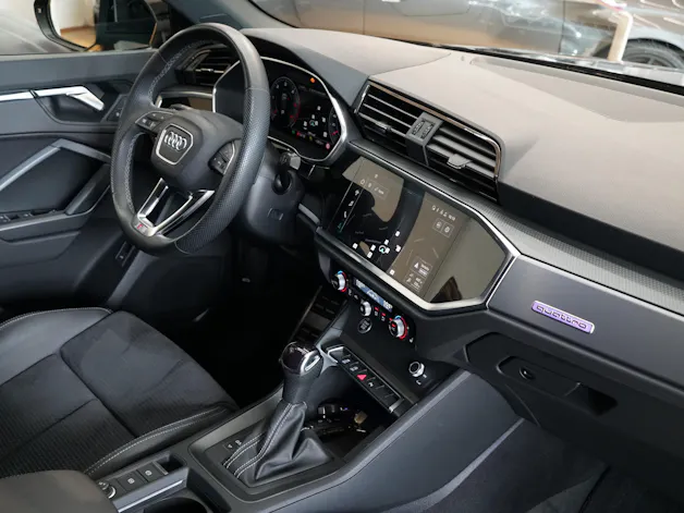 Audi Q3 40 TDI S line quattro S-tronic