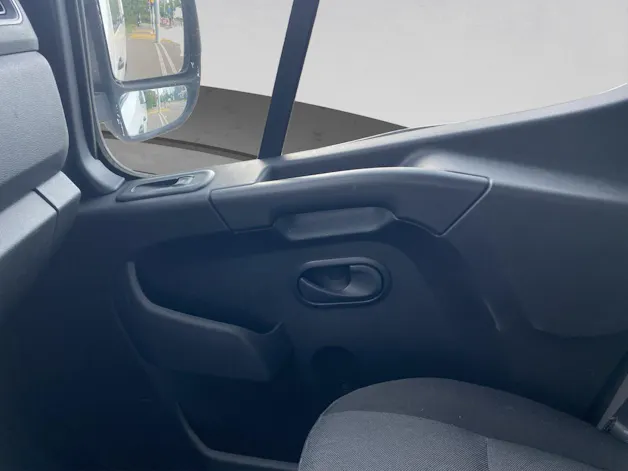 Renault Master T33 2.3dCi 135 L2H2