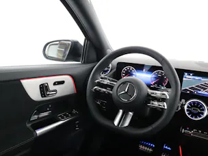 Mercedes-Benz GLA 200 Night Star 7G-D