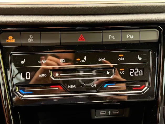 VW T-Roc CABRIOLET 1.5 TSI 150PS R-LINE *** ANHÄNGEKUPPLUNG ***