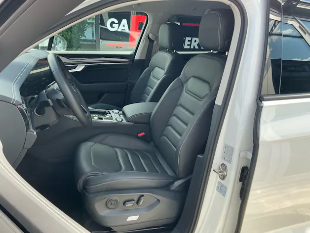 VW Touareg 3.0 TDI 231PS 4MOTION *** INNOVISIONS COCKPIT & ANHÄNGEKUPPLUNG ***