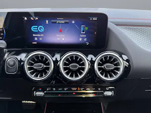Mercedes-Benz EQA 300 Excellence AMG Line 4matic