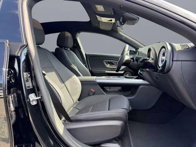 Mercedes-Benz CLA 350 Progressive 4matic