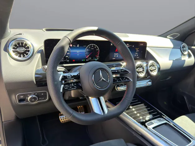 Mercedes-Benz GLA 250 Swiss Star AMG Line 4matic