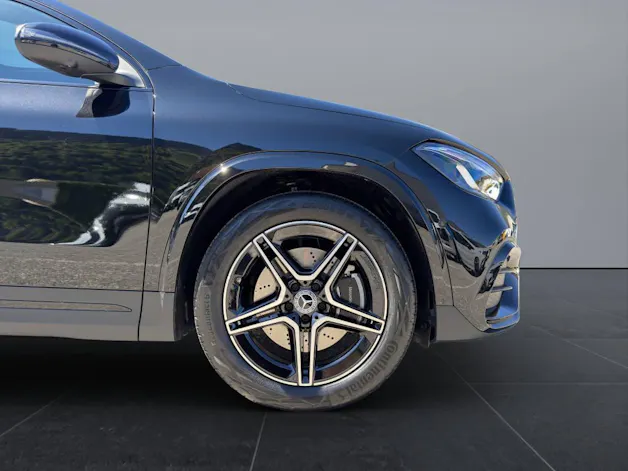 Mercedes-Benz GLA 250 Swiss Star AMG Line 4matic