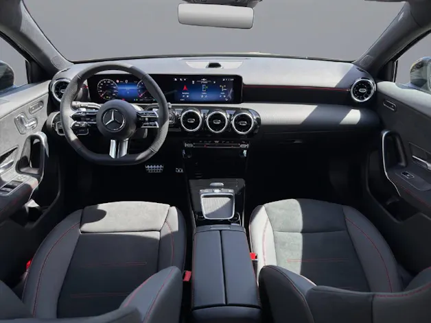 Mercedes-Benz A 220 AMG Line 4m