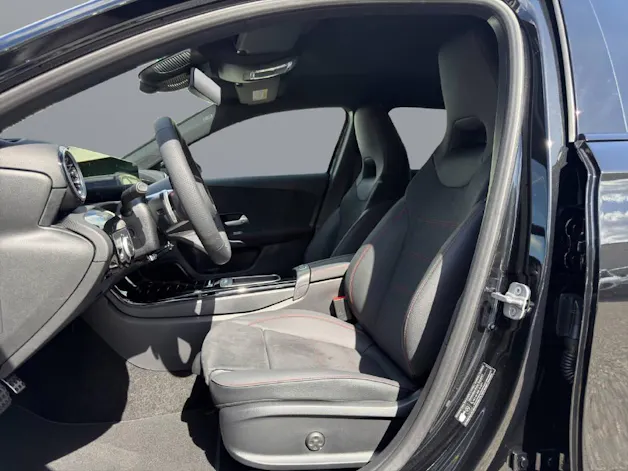 Mercedes-Benz A 220 AMG Line 4m