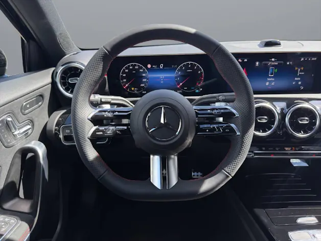 Mercedes-Benz A 220 AMG Line 4m