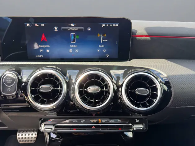 Mercedes-Benz A 220 AMG Line 4m