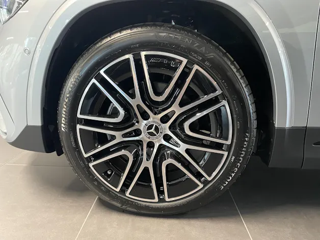 Mercedes-Benz GLA 220d 4Matic 8G-DCTSwiss Star