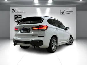 BMW X1 xDrive 20i M Sport Alpinweiss Steptronic ★ RF-Kamera ★ Komfortzugang ★ Head-Up-Display ★ Leder ★ AHK ★