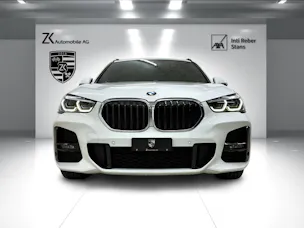 BMW X1 xDrive 20i M Sport Alpinweiss Steptronic ★ RF-Kamera ★ Komfortzugang ★ Head-Up-Display ★ Leder ★ AHK ★
