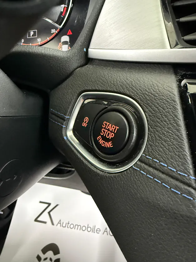 BMW X1 xDrive 20i M Sport Alpinweiss Steptronic ★ RF-Kamera ★ Komfortzugang ★ Head-Up-Display ★ Leder ★ AHK ★