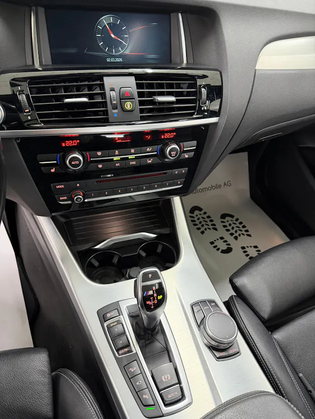 BMW X4 M40i 360PS ALPINWEISS Steptronic / 360° Kamera / Glasdach / Komfortzugang / Leder / Head-Up-Display /