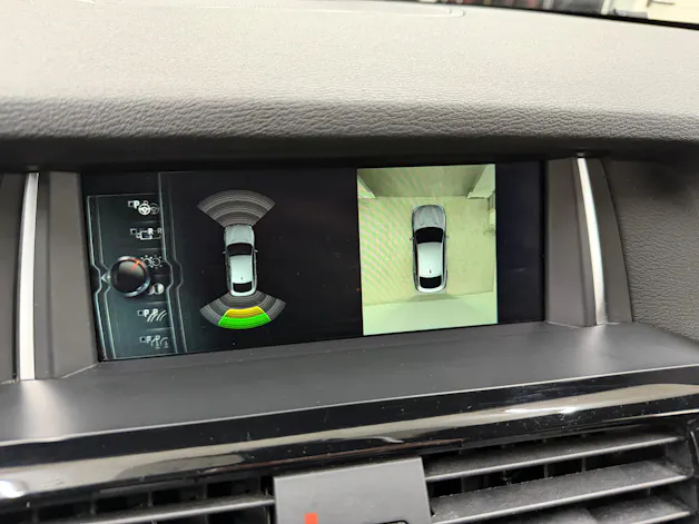 BMW X4 M40i 360PS ALPINWEISS Steptronic / 360° Kamera / Glasdach / Komfortzugang / Leder / Head-Up-Display /