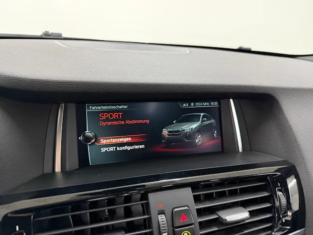 BMW X4 M40i 360PS ALPINWEISS Steptronic / 360° Kamera / Glasdach / Komfortzugang / Leder / Head-Up-Display /