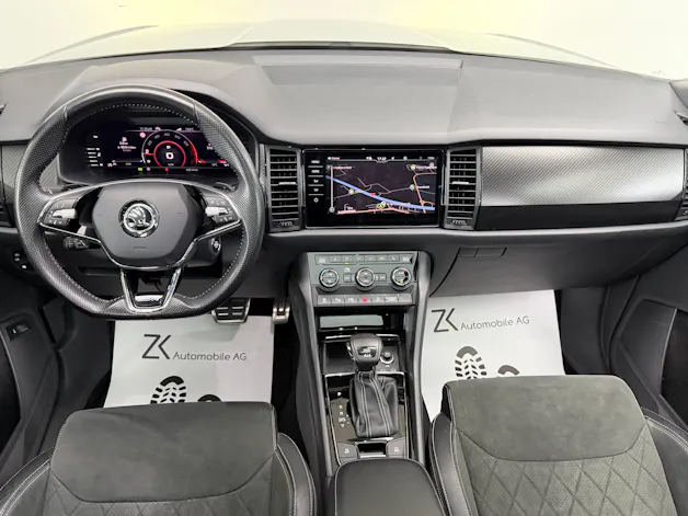 Škoda Kodiaq 2.0 TSI 4x4 Stahl Grau 7. Plätzer SportLine ★ 360° Kamera ★ Panoramadach ★ Keyless Go ★ AHK Schwenkbar ★
