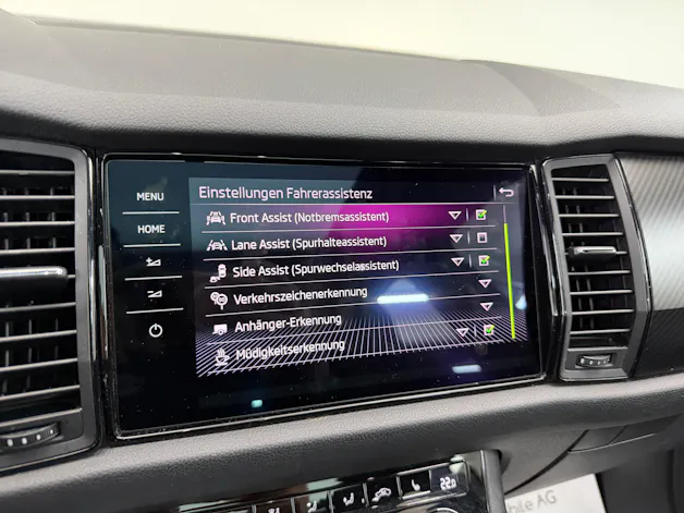Škoda Kodiaq 2.0 TSI 4x4 Stahl Grau 7. Plätzer SportLine ★ 360° Kamera ★ Panoramadach ★ Keyless Go ★ AHK Schwenkbar ★