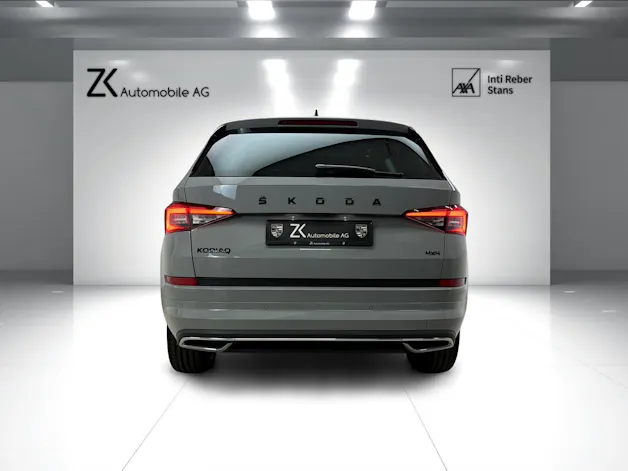 Škoda Kodiaq 2.0 TSI 4x4 Stahl Grau 7. Plätzer SportLine ★ 360° Kamera ★ Panoramadach ★ Keyless Go ★ AHK Schwenkbar ★