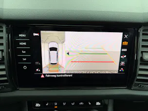 Škoda Kodiaq 2.0 TSI 4x4 Stahl Grau 7. Plätzer SportLine ★ 360° Kamera ★ Panoramadach ★ Keyless Go ★ AHK Schwenkbar ★