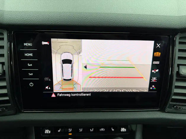 Škoda Kodiaq 2.0 TSI 4x4 Stahl Grau 7. Plätzer SportLine ★ 360° Kamera ★ Panoramadach ★ Keyless Go ★ AHK Schwenkbar ★