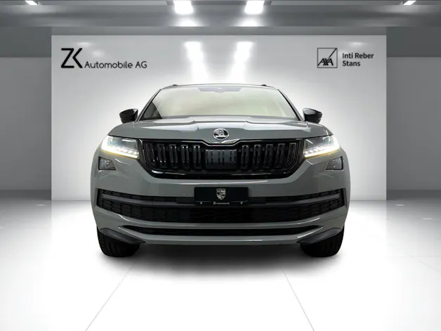 Škoda Kodiaq 2.0 TSI 4x4 Stahl Grau 7. Plätzer SportLine ★ 360° Kamera ★ Panoramadach ★ Keyless Go ★ AHK Schwenkbar ★