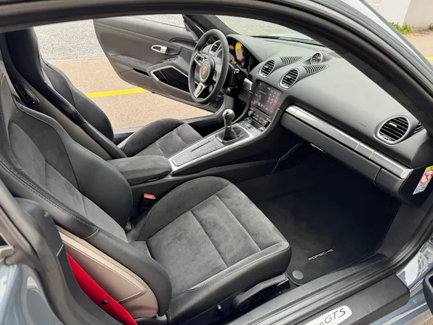 Porsche 718 Cayman GTS Graphitblau 2.5 [ Handgeschaltet ] [ Carbon Heckspoiler DTC Gutachten ]