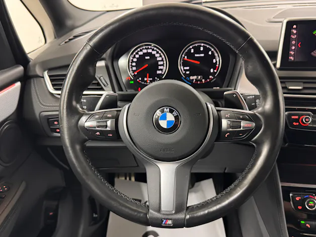 BMW 220d xDrive Active Tourer 190PS M-Sport Steptronic | RF-Kamera | Head-Up-Display | Komfortzugang | Leder | Driving Assistant |