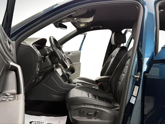 VW Tiguan 2.0 TDI SCR R-Line 200PS NIGHTSHADE BLUE 4Motion DSG / RF-Kamera / Leder / Standheizung / AHK-Schwenkbar /