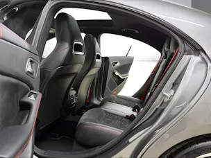 Mercedes-Benz CLA 45 AMG 381PS Mountaingray 4Matic Speedshift / RF-Kamera / Glasdach / H&K Sound / Night-Paket /