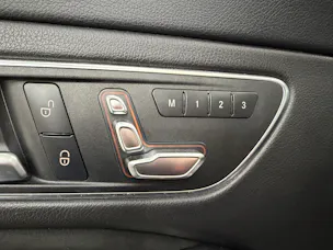 Mercedes-Benz CLA 45 AMG 381PS Mountaingray 4Matic Speedshift / RF-Kamera / Glasdach / H&K Sound / Night-Paket /