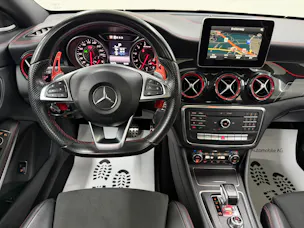 Mercedes-Benz CLA 45 AMG 381PS Mountaingray 4Matic Speedshift / RF-Kamera / Glasdach / H&K Sound / Night-Paket /