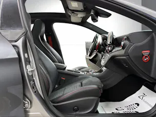 Mercedes-Benz CLA 45 AMG 381PS Mountaingray 4Matic Speedshift / RF-Kamera / Glasdach / H&K Sound / Night-Paket /