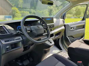 Peugeot e-Traveller Standard 75 kWh Business