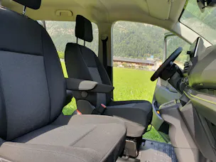 Peugeot e-Traveller Standard 75 kWh Business