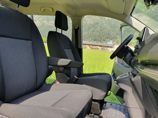 Peugeot e-Traveller Standard 75 kWh Business