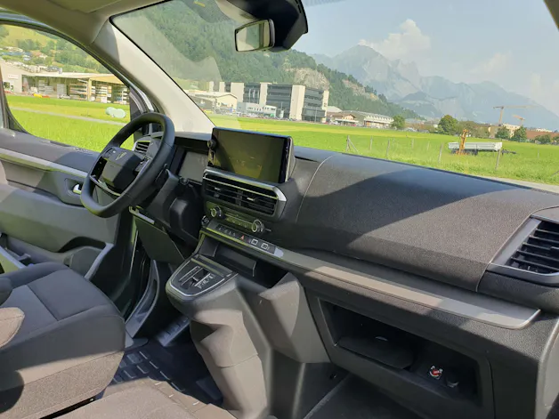 Peugeot e-Traveller Standard 75 kWh Business