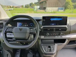 Peugeot e-Traveller Standard 75 kWh Business