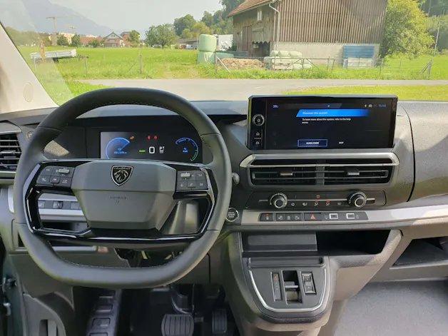 Peugeot e-Traveller Standard 75 kWh Business