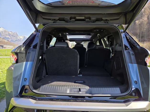 Peugeot 5008 e-Launch Edition AWD