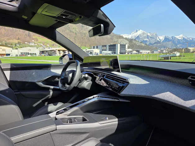 Peugeot 5008 e-Launch Edition AWD