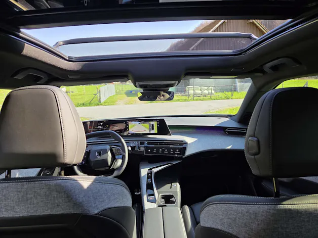 Peugeot 5008 e-Launch Edition AWD