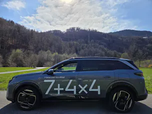 Peugeot 5008 e-Launch Edition AWD