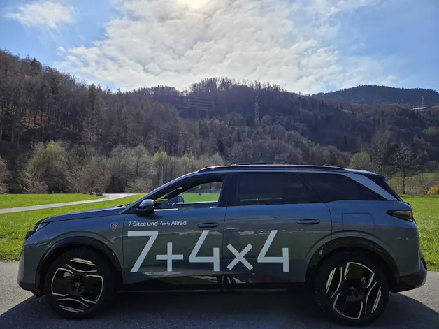 Peugeot 5008 e-Launch Edition AWD
