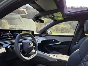 Peugeot 5008 e-Launch Edition AWD