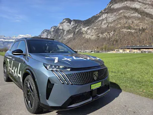 Peugeot 5008 e-Launch Edition AWD