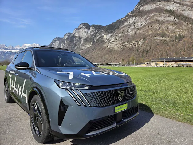 Peugeot 5008 e-Launch Edition AWD