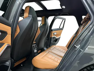BMW 330d xDrive 48V Touring M Sport DRAVITGRAU Steptronic ★ Panoramadach ★ RF-Kamera ★ M-Ledersportsitze ★ Live Cockpit ★ AHK ★
