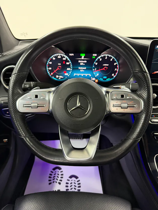 Mercedes-Benz GLC Coupé 300 AMG Line 258PS Obsidianschwarz 4Matic 9G-Tronic / Panoramadach / 360° Kamera / Leder / Head-Up-Display / Keyless /
