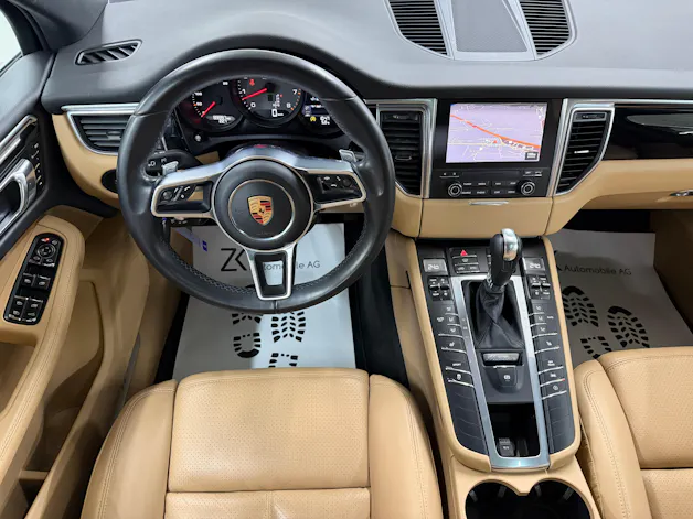 Porsche Macan S 3.0 V6 340PS (VOLCANO GREY) PDK / RF-Kamera / Leder / Panoramadach / Sitz/Lenkradheizung / PDLS /